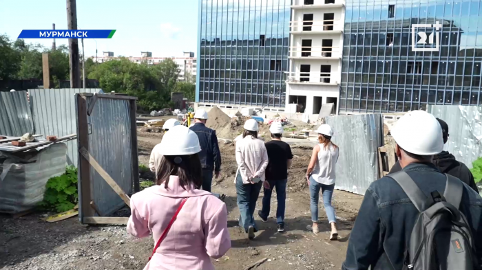 На каком этапе находится строительство новых домов в Мурманской области? Строительство