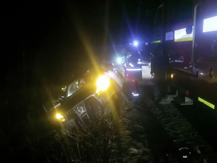 Автомобиль чуть не перевернулся. В Мурманской области ночью произошла авария Автомобиль чуть не перевернулся. В Мурманской области ночью произошла авария