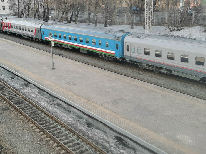 В Коле перекроют железнодорожный переезд: проезд автотранспорта ограничен Поезд