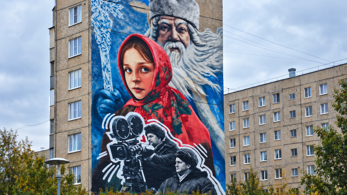 В Мурманской области создают мурал по мотивам «Морозко» город